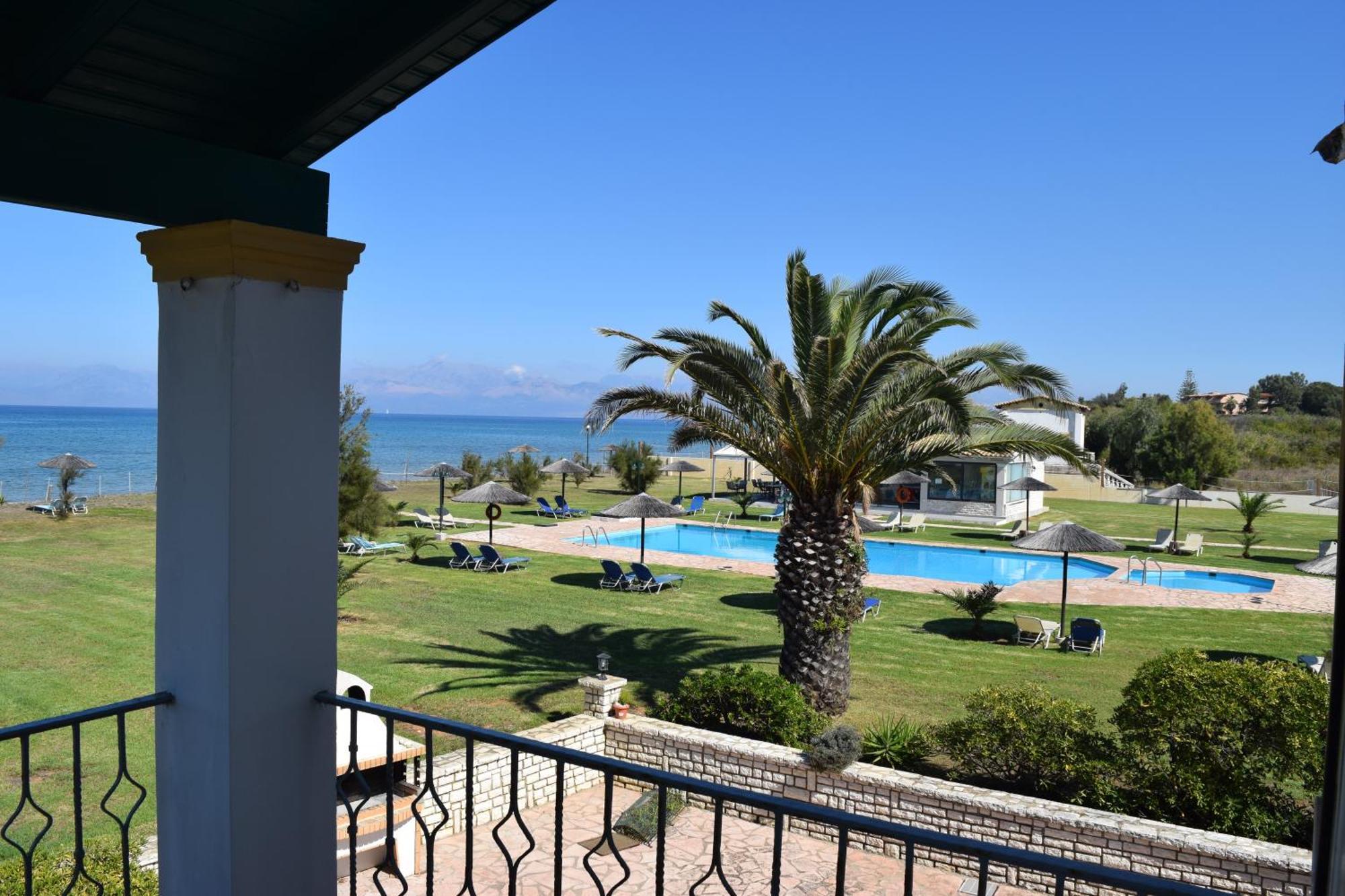 S&C Kosmos Beach Resort Roda  Exterior foto